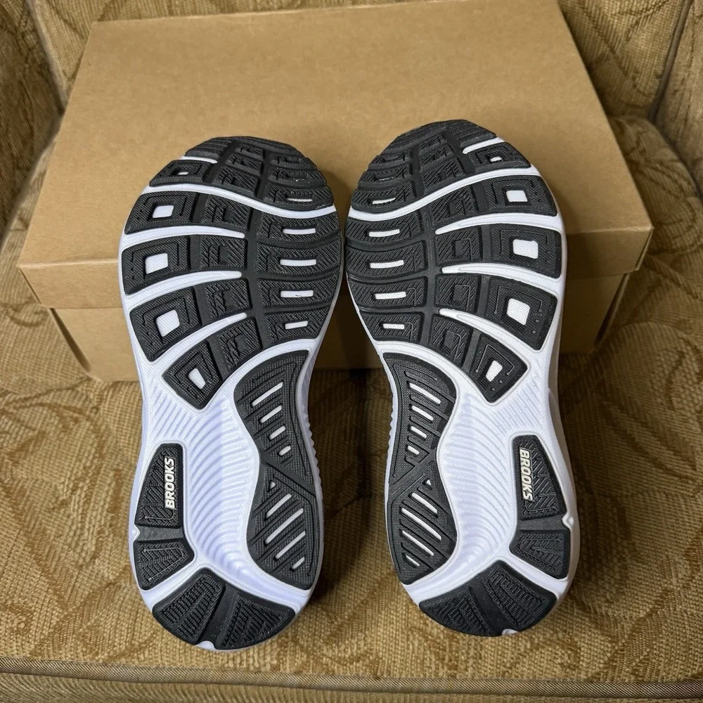 Brooks Ghost 17 Black Grey White Black 1204311B090 Women's Size 7 Running Shoes
